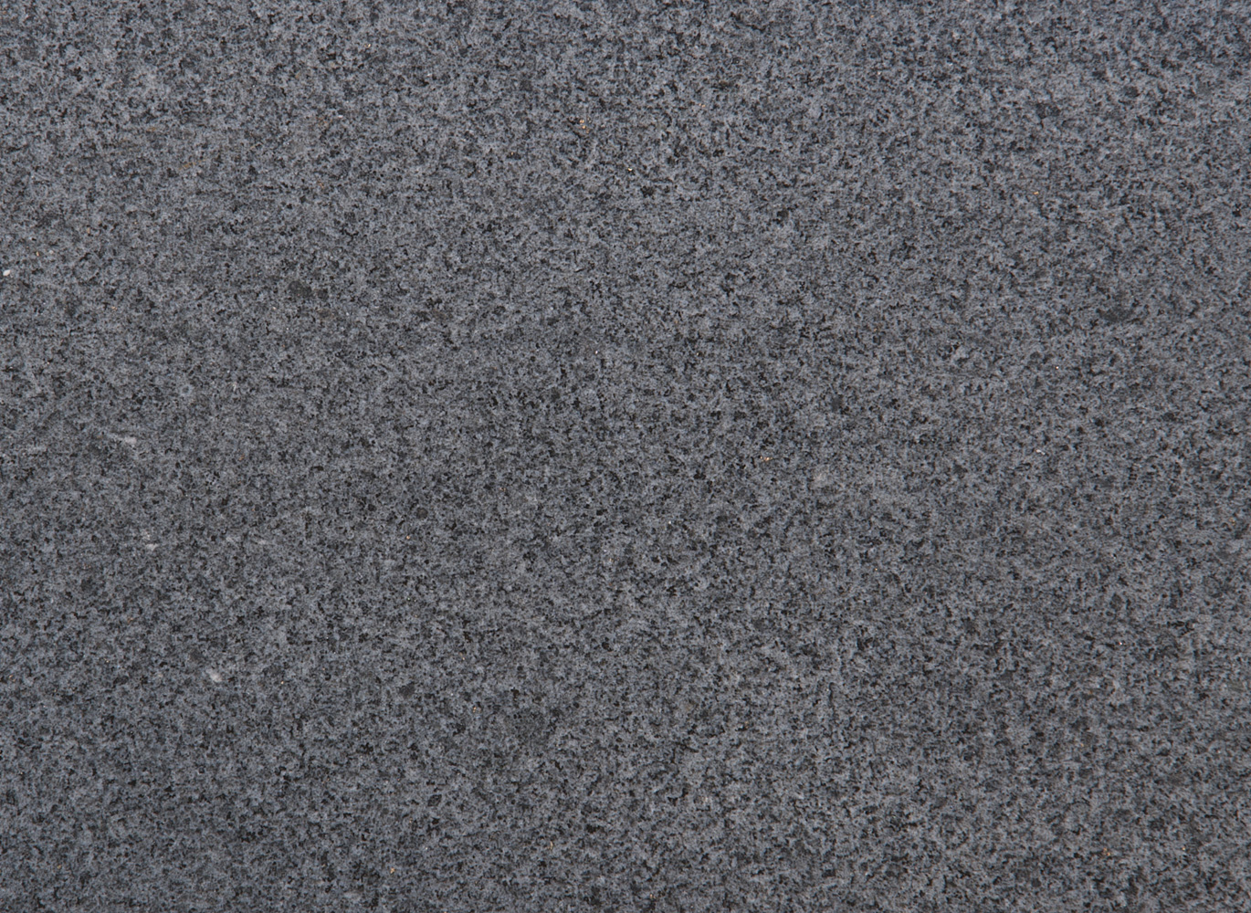 Fényezett felületű G 654 közép-szürke színű diorit