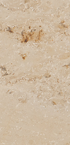 Beltéri Jura-gelb mészkő, rétegre merőlegesen vágva, fonoman csiszolt felületű